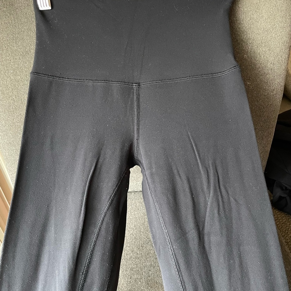 SOLD- Lululemon high-rise capri black leggings
